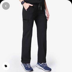 FIGS black “cordoba” scrub pant